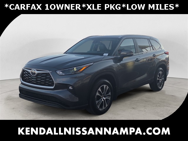 2023 Toyota Highlander XLE's photo