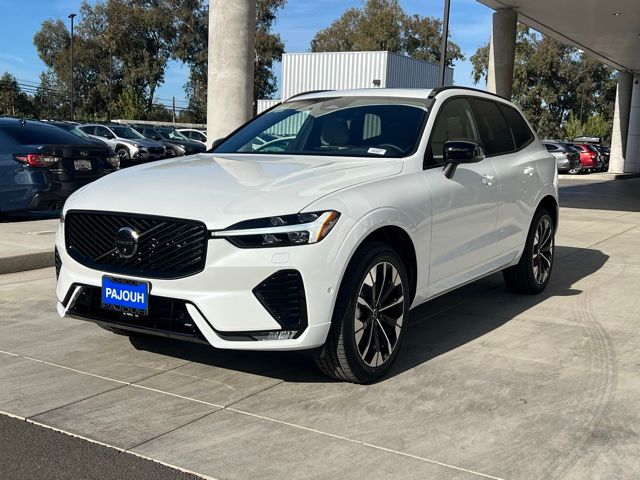 2026 Volvo XC60 B5 Plus photo 3