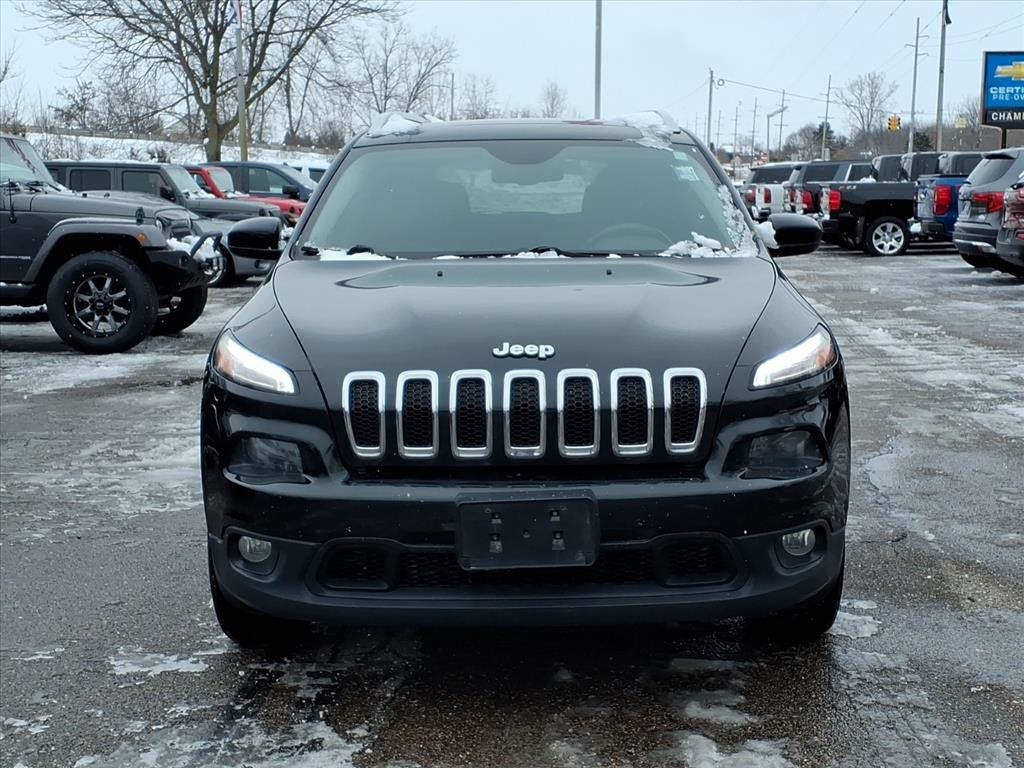 Used 2015 Jeep Cherokee Latitude with VIN 1C4PJMCS6FW666074 for sale in Fowlerville, MI