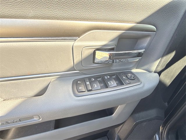 2018 Ram 1500 SLT photo 12