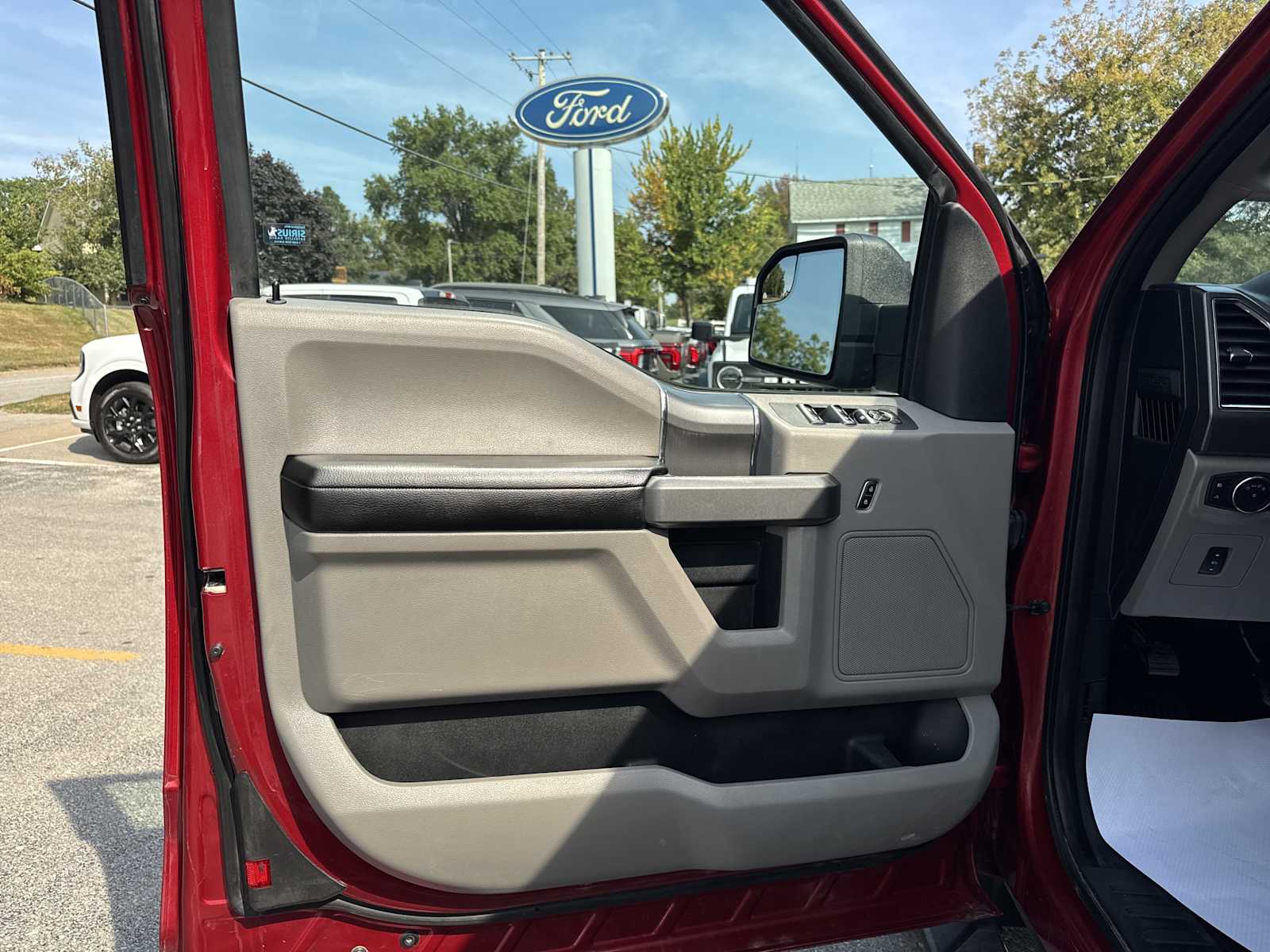 2016 Ford F-150 XLT photo 18