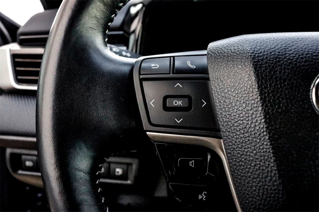 2025 Toyota Camry XSE photo 17