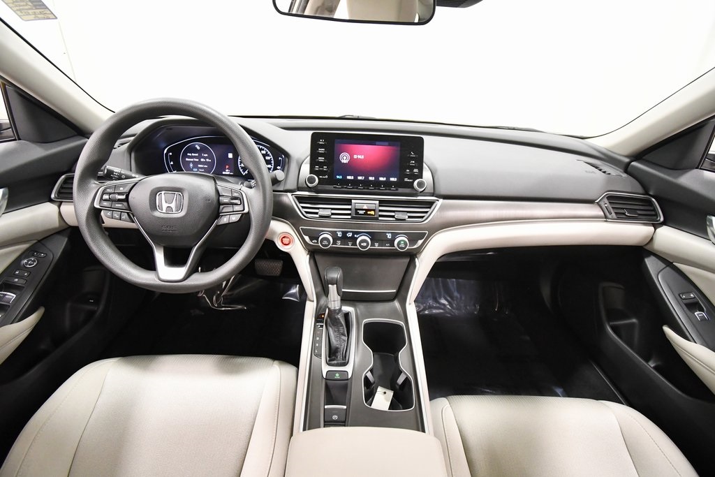 2018 Honda Accord LX 1.5T photo 2
