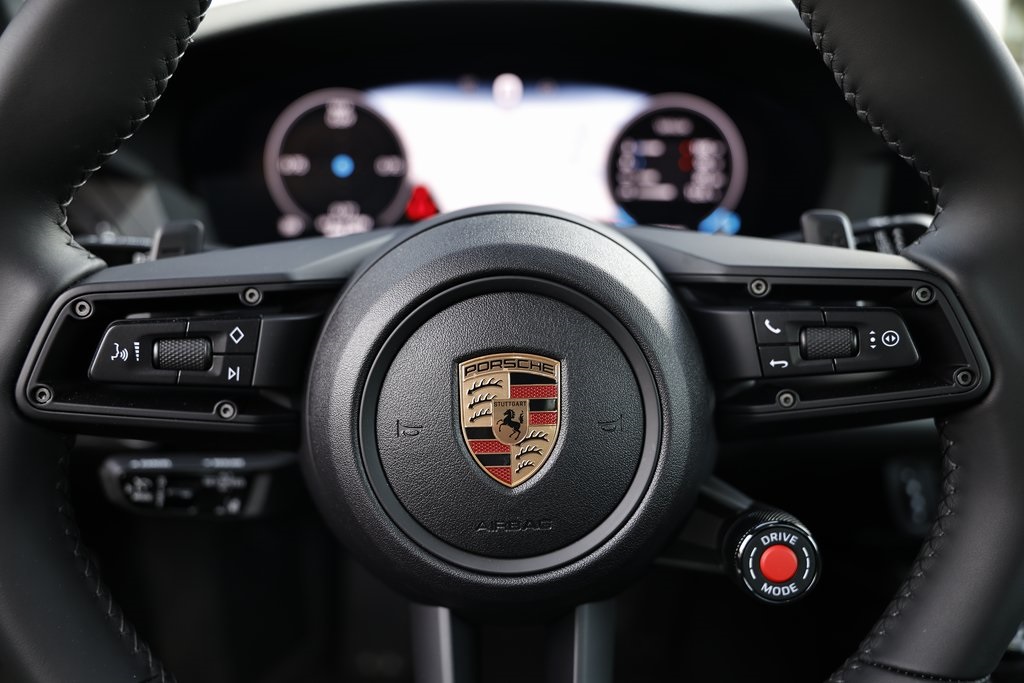 2025 Porsche 911 photo 31