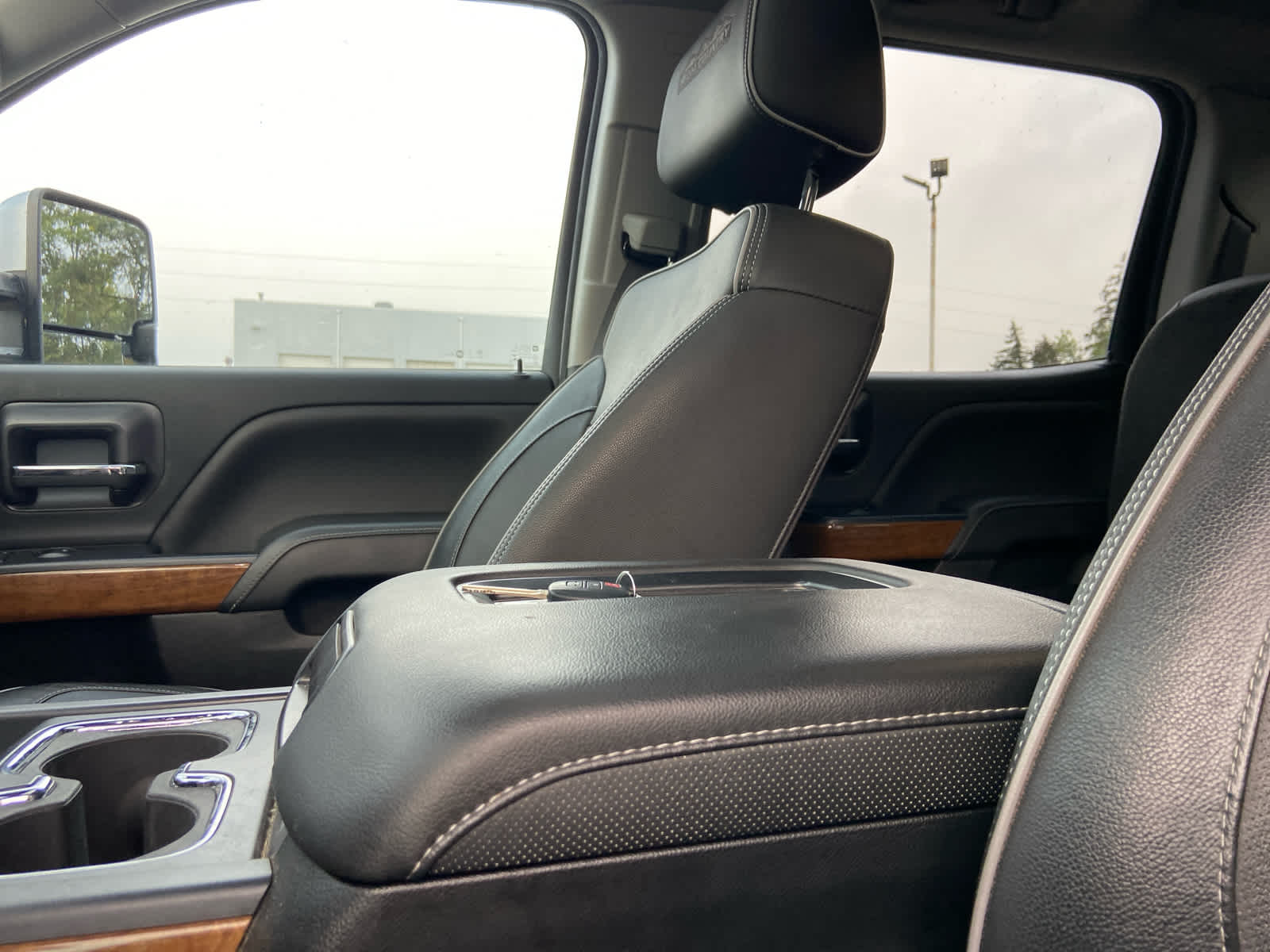 2019 Chevrolet Silverado 2500HD High Country photo 17