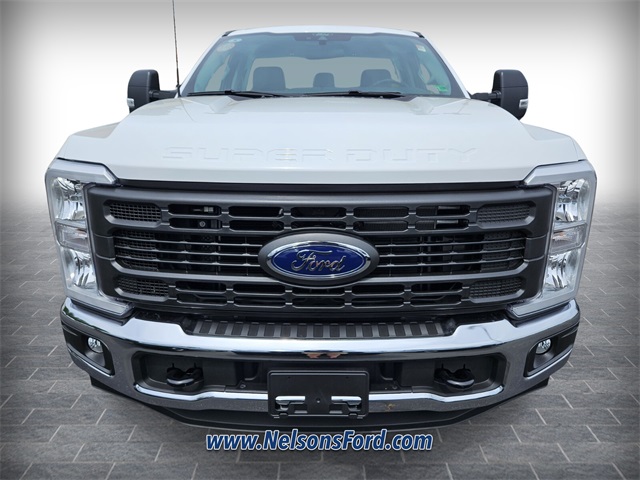2025 Ford F-250 photo 2