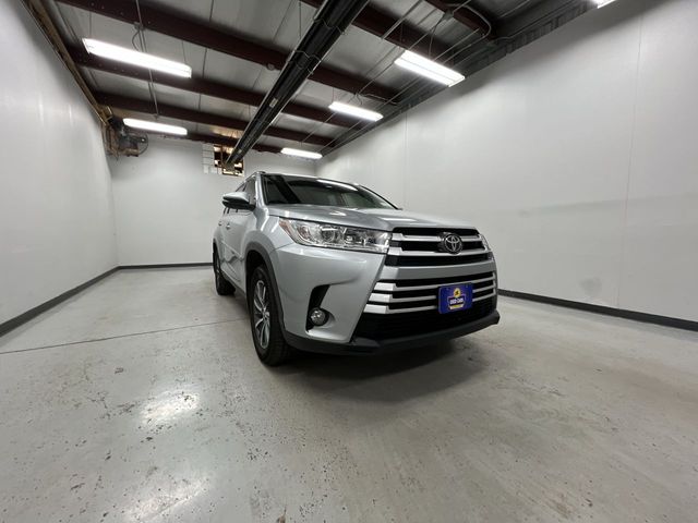 2019 Toyota Highlander XLE photo 2