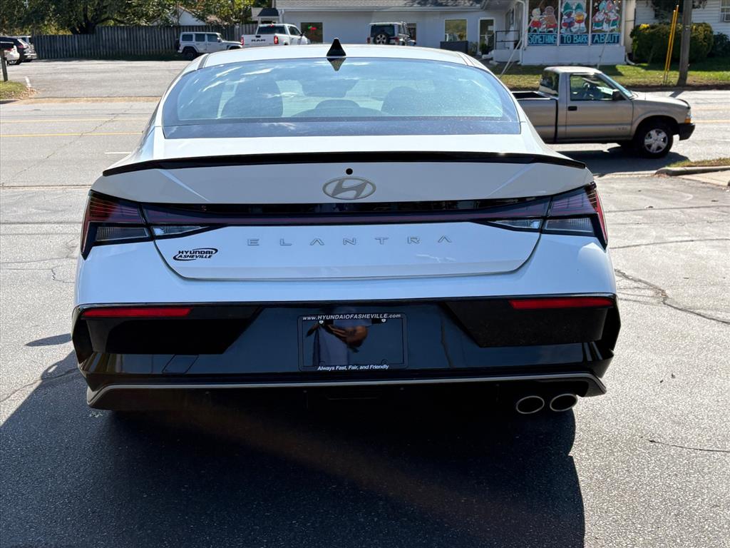 2025 Hyundai Elantra N Line photo 4