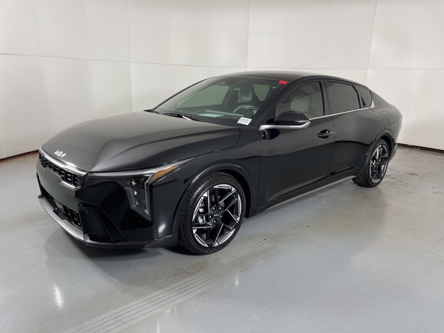 2025 Kia K4 GT-Line photo 3