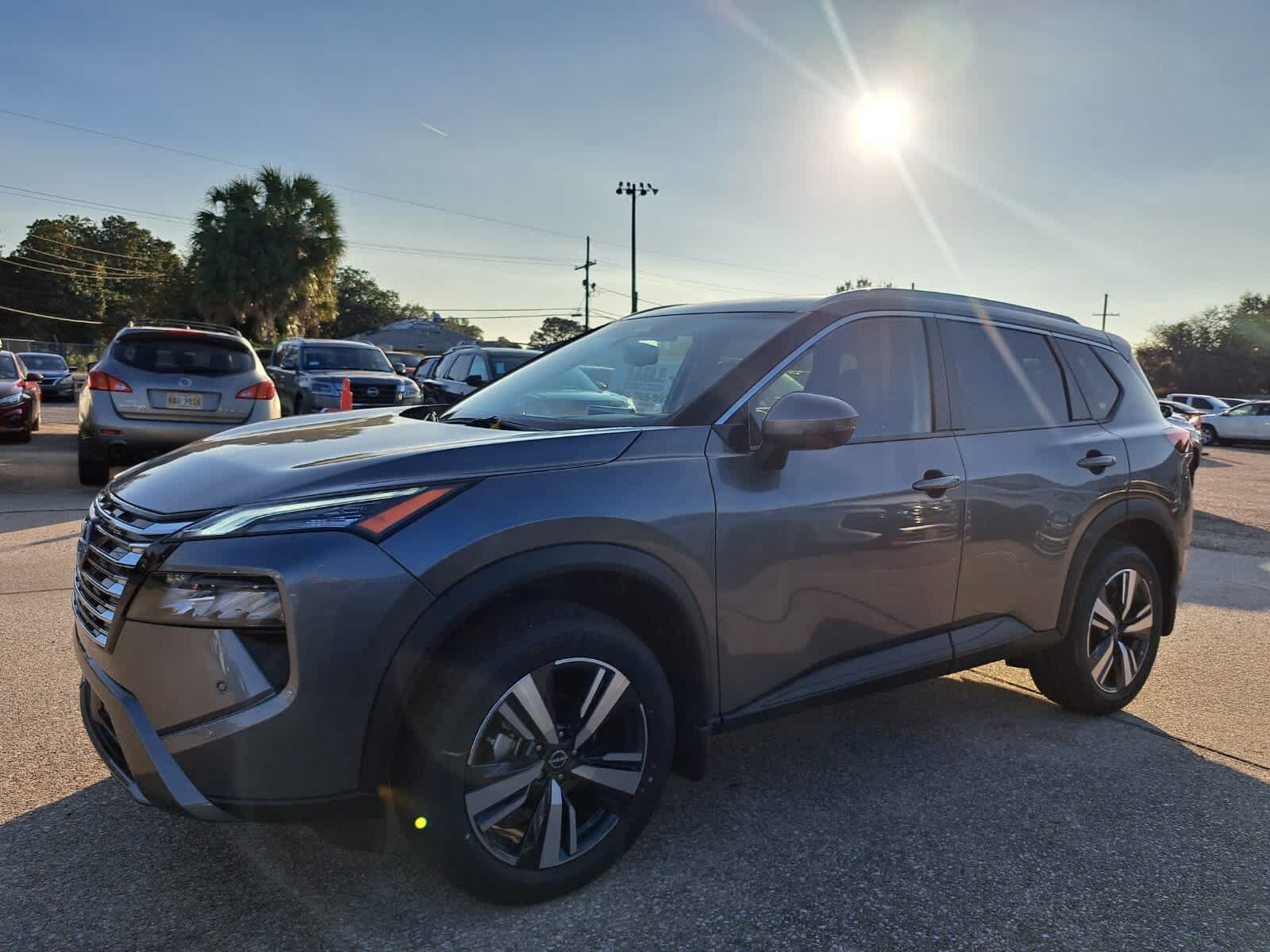 2025 Nissan Rogue SL photo 9