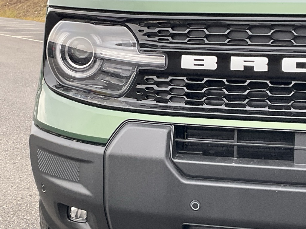 2025 Ford Bronco Sport Outer Banks photo 2