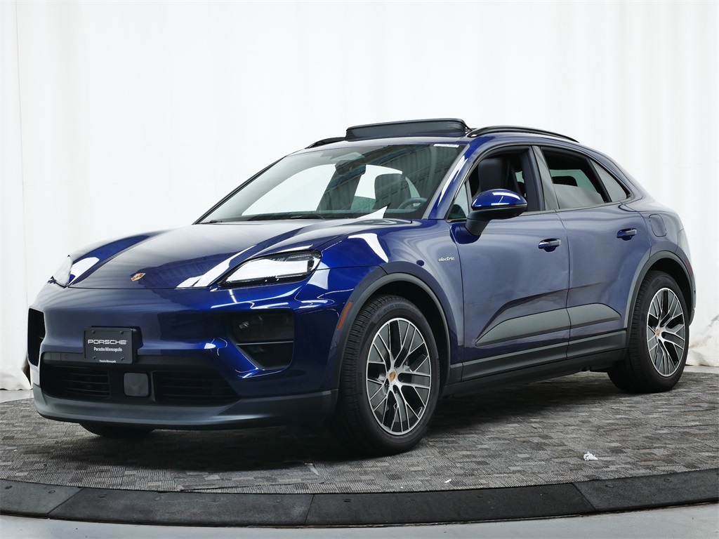 2025 Porsche Macan Base's photo