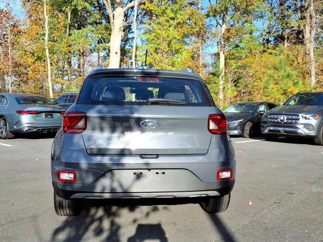 2026 Hyundai Venue SEL photo 3