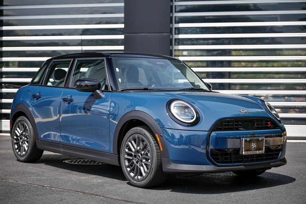 2025 MINI Hardtop 4 Door S's photo