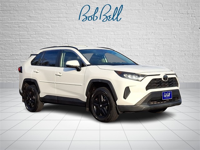 2019 Toyota RAV4 LE's photo