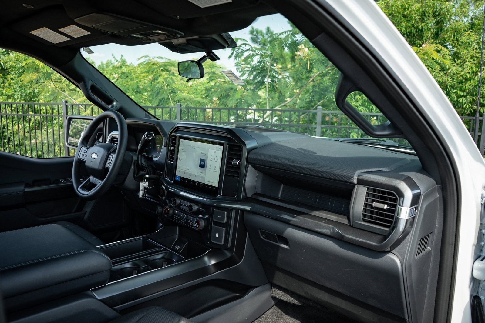 2025 Ford F-150 STX photo 17
