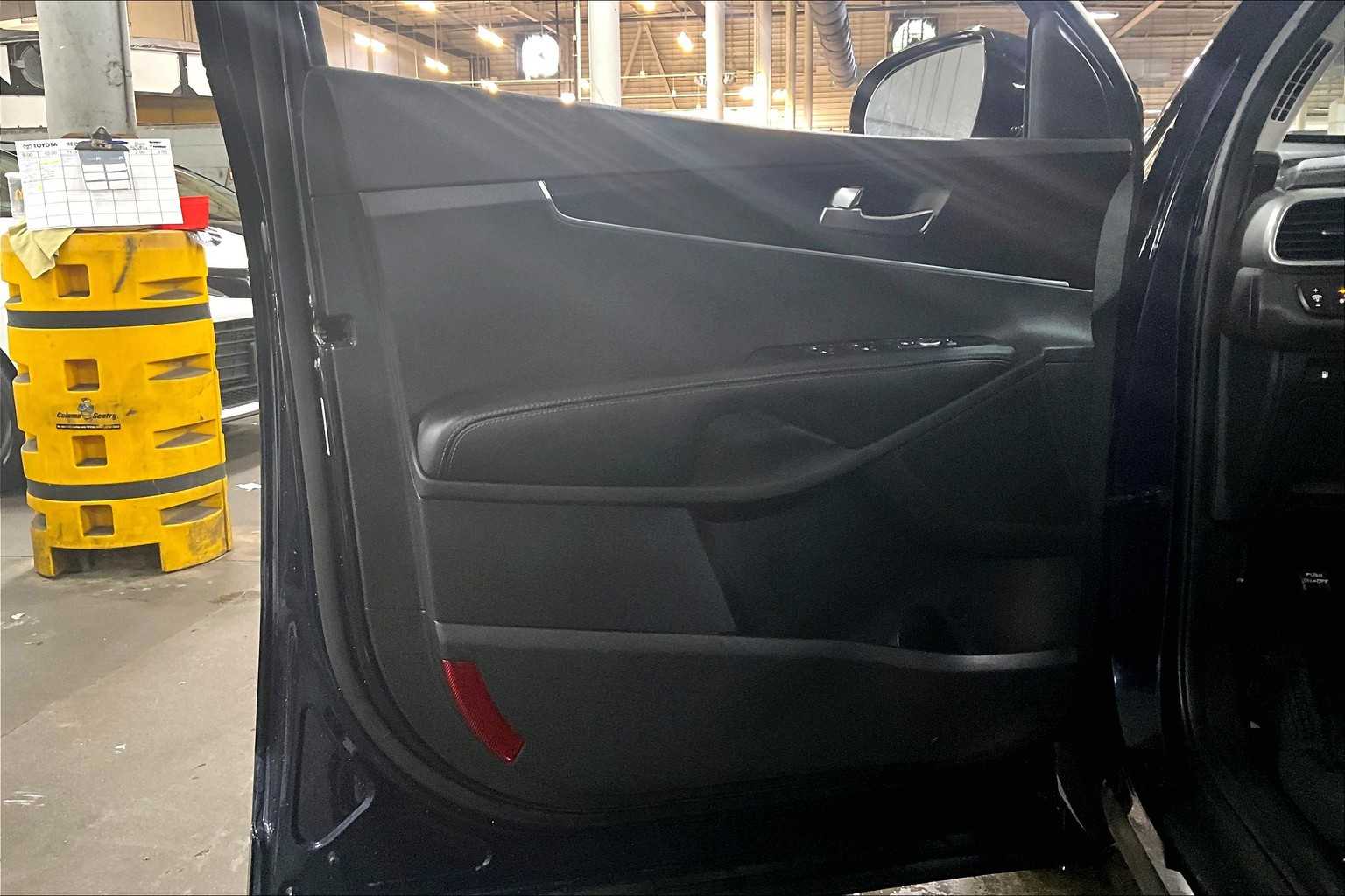 2020 Kia Sorento LX photo 20