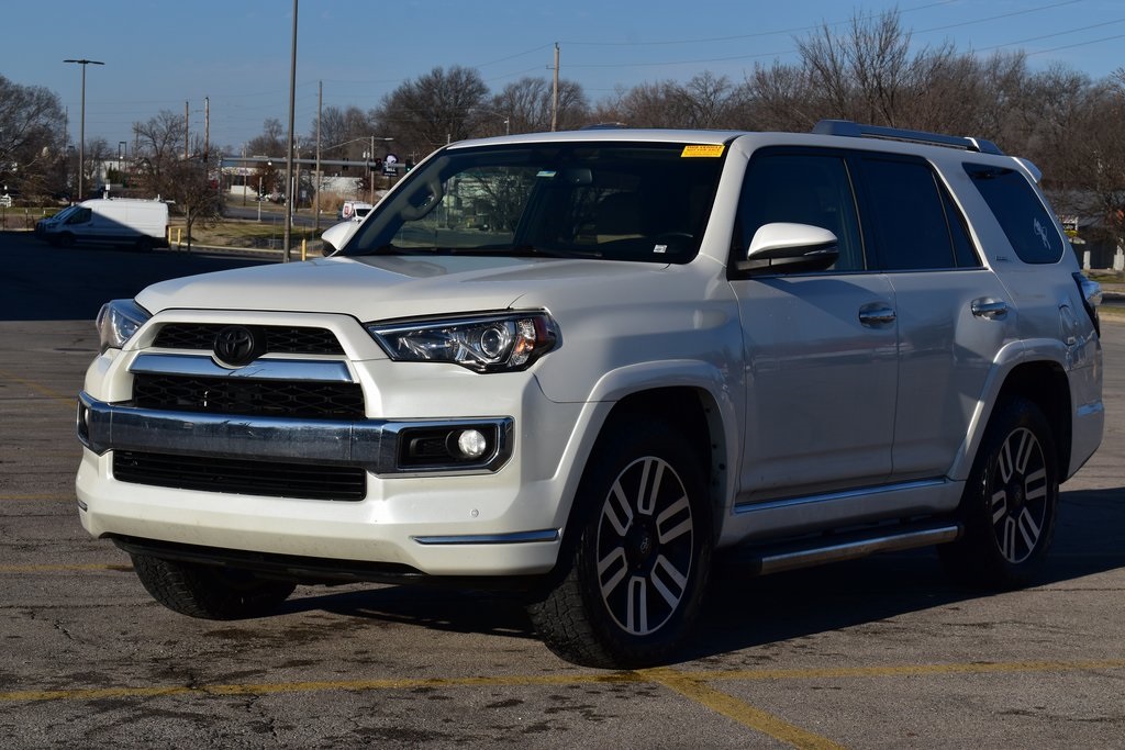 2016 Toyota 4Runner Limited's photo