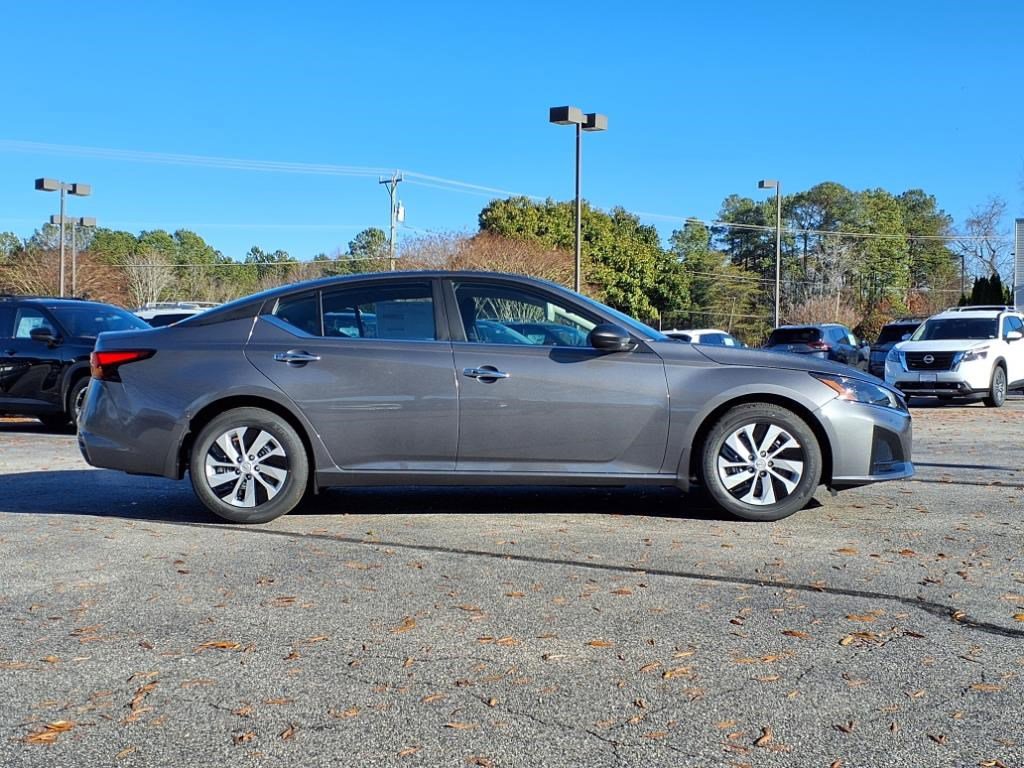 2025 Nissan Altima 2.5 S photo 4