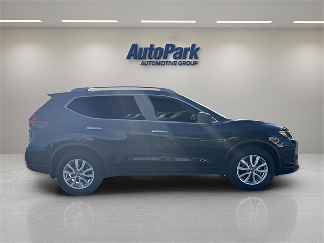 2018 Nissan Rogue SV photo 7