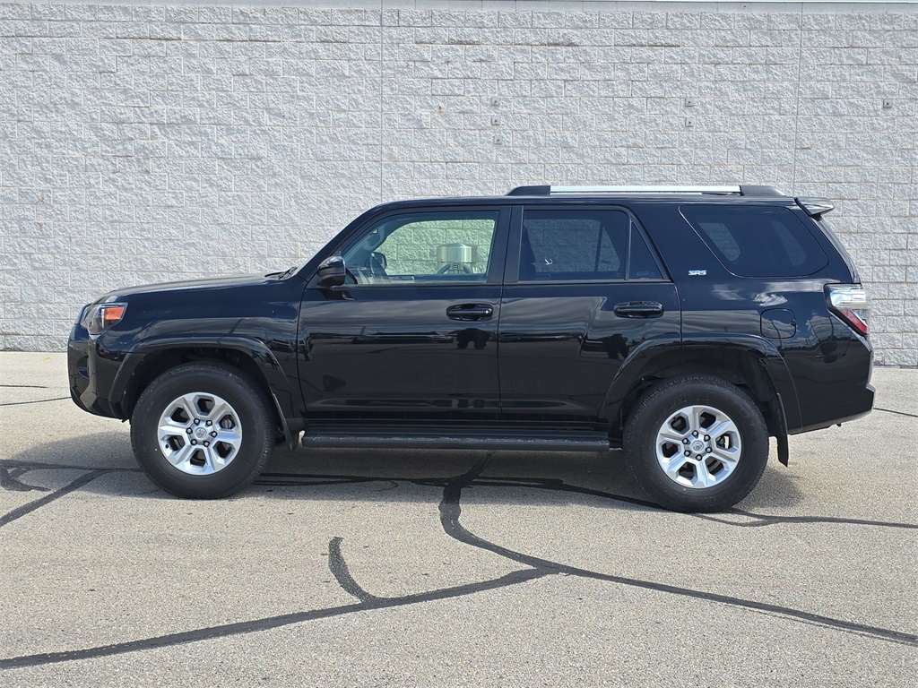 2024 Toyota 4Runner SR5 4WD photo 10
