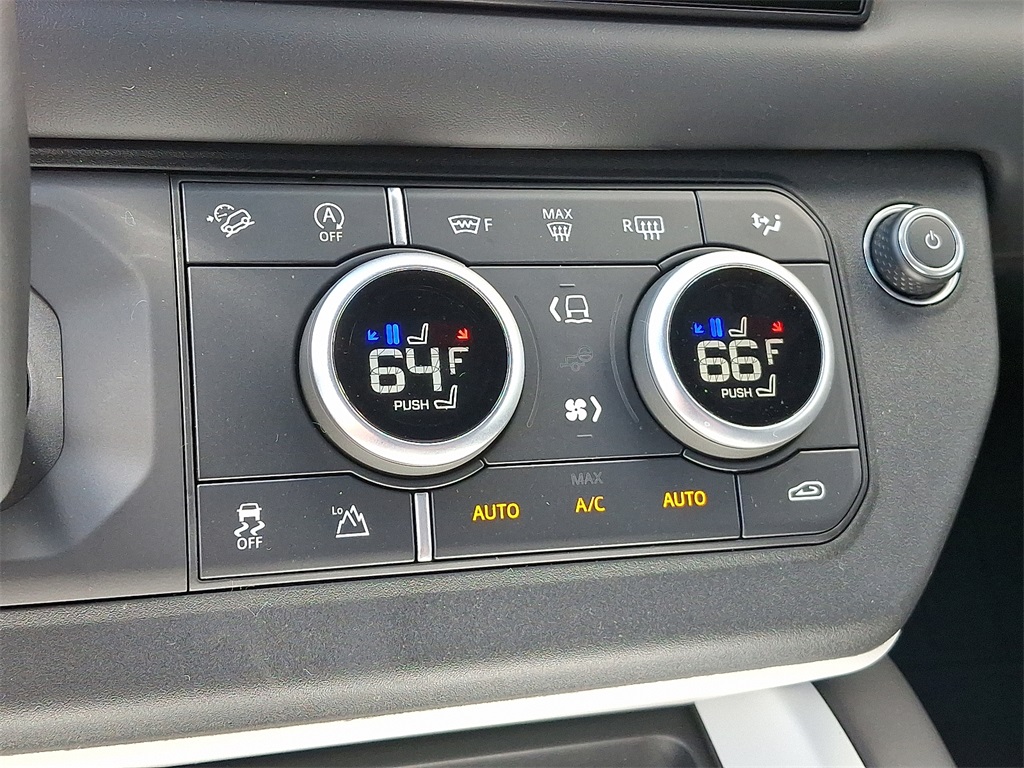 2025 Land Rover Defender 110 S photo 13