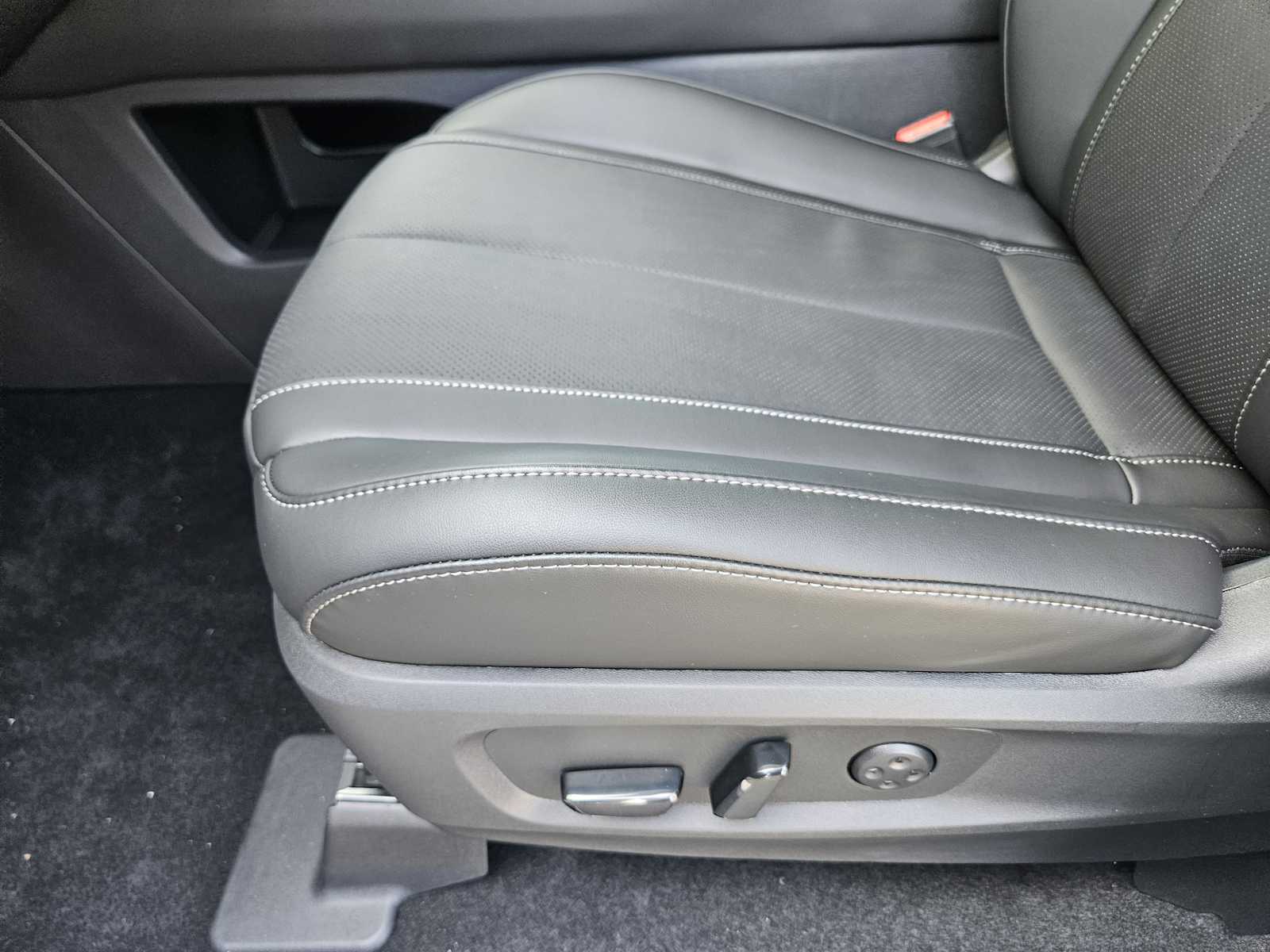 2026 Infiniti QX60 Luxe photo 16