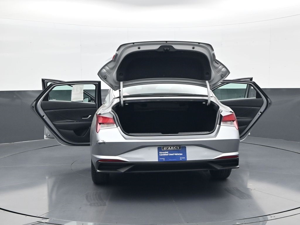 2023 Hyundai Elantra SEL photo 32