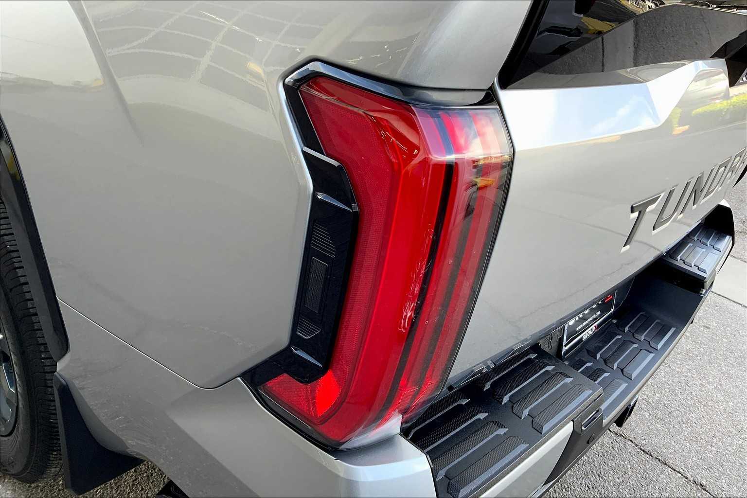2025 Toyota Tundra Platinum CrewMax photo 26