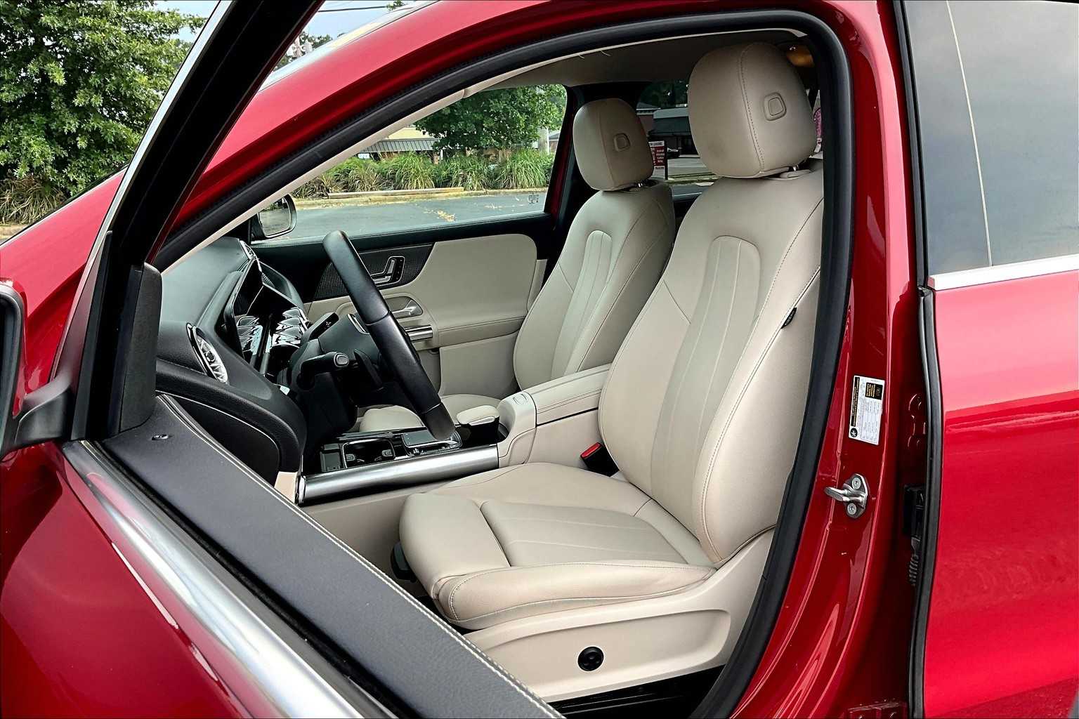 2022 Mercedes Benz GLA 250 photo 7