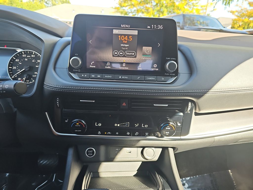 2022 Nissan Rogue SV photo 20