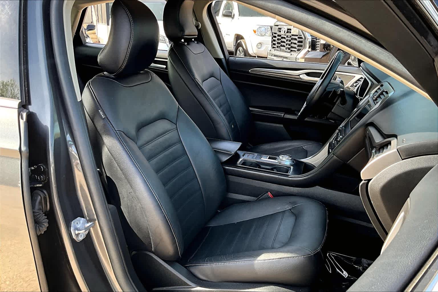 2018 Ford Fusion SE photo 8