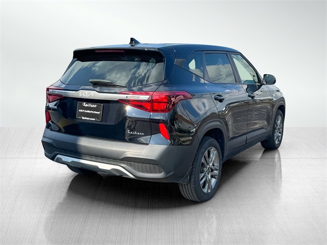 2023 Kia Seltos LX photo 3