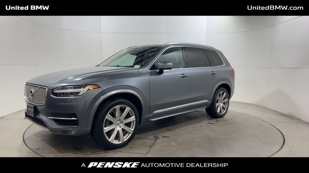 2016 Volvo XC90 T6 Inscription photo 3