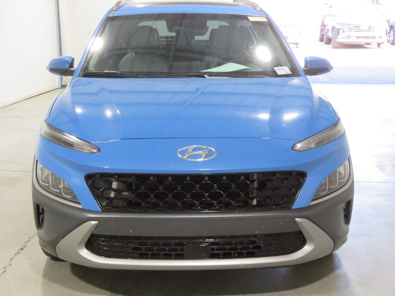 2022 Hyundai Kona Limited photo 2