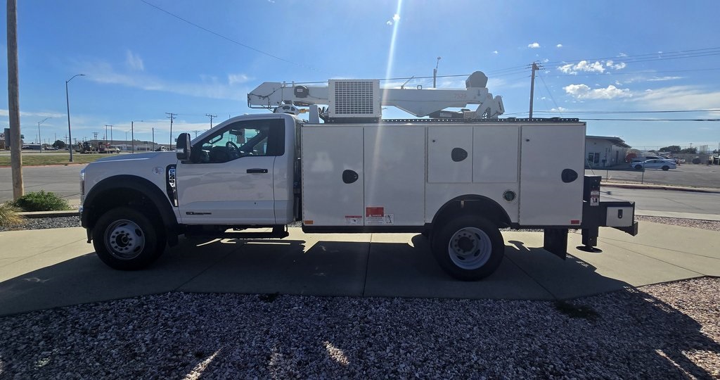 2025 Ford F-600 photo 2