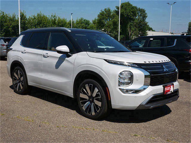 2025 Mitsubishi Outlander SEL's photo