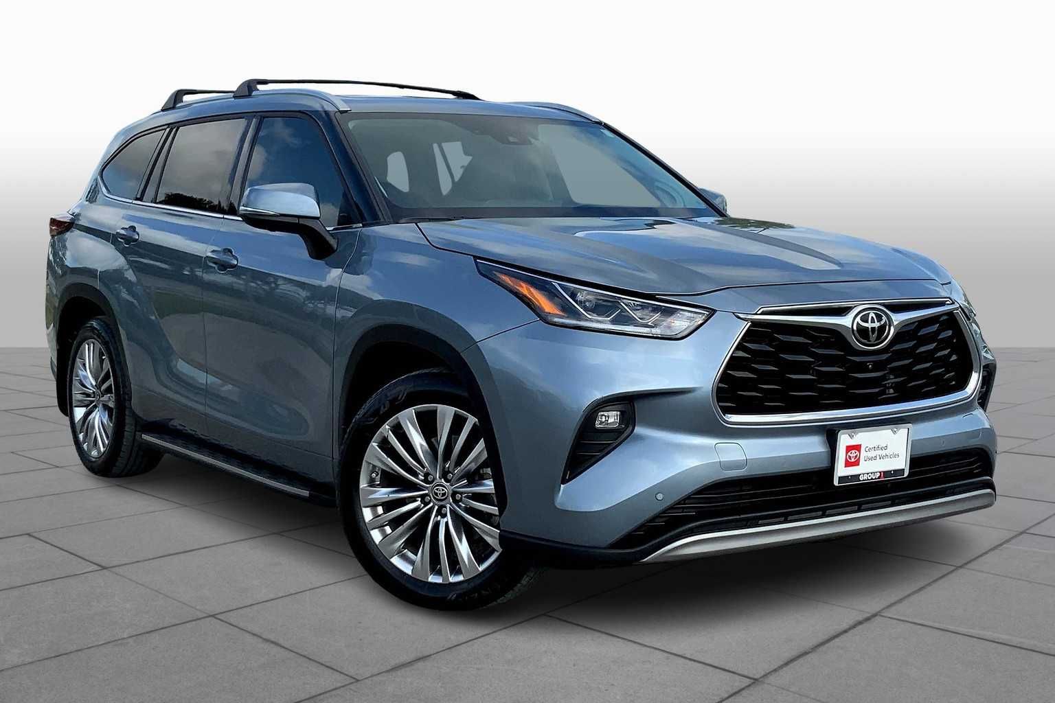 2024 Toyota Highlander Platinum photo 2