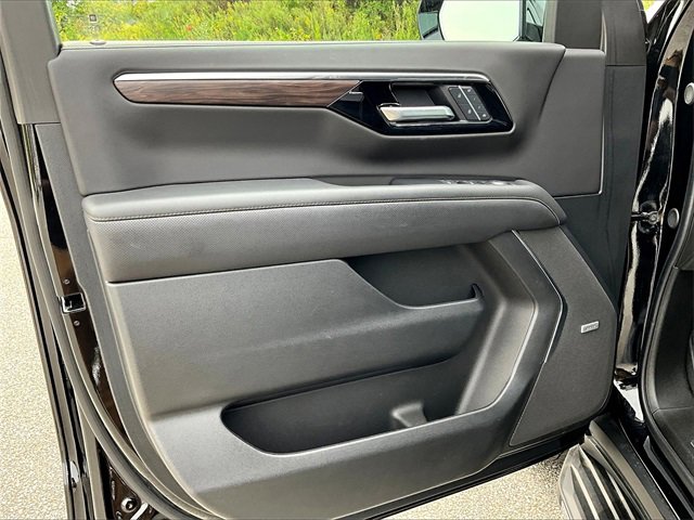 2025 Chevrolet Tahoe Premier photo 9