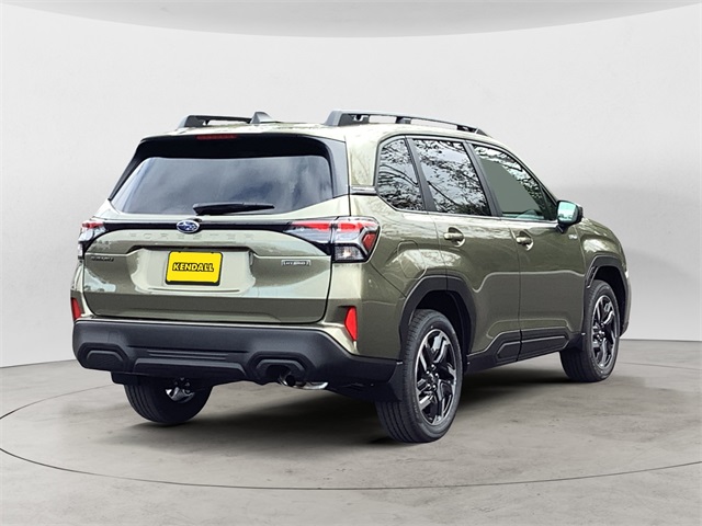 2025 Subaru Forester Premium photo 4
