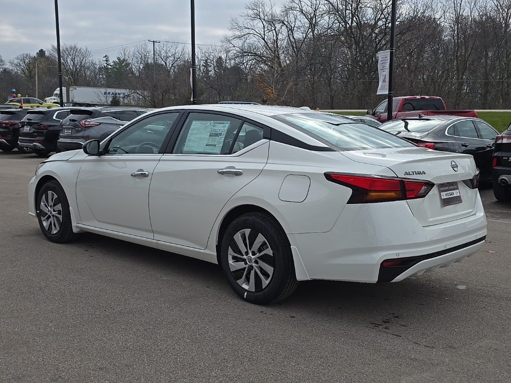 2025 Nissan Altima S photo 4