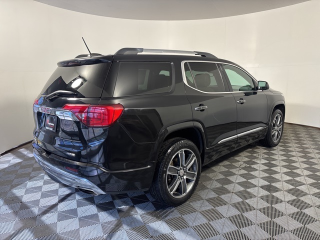 2017 Gmc Acadia Denali photo 4