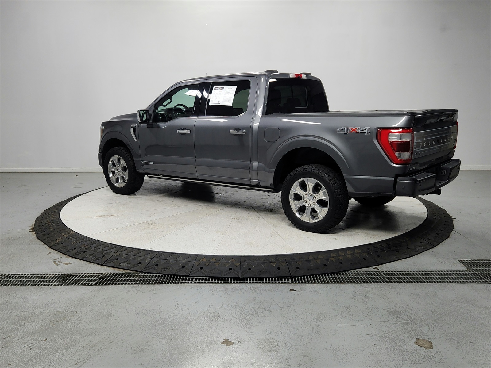 2022 Ford F-150 Platinum photo 4