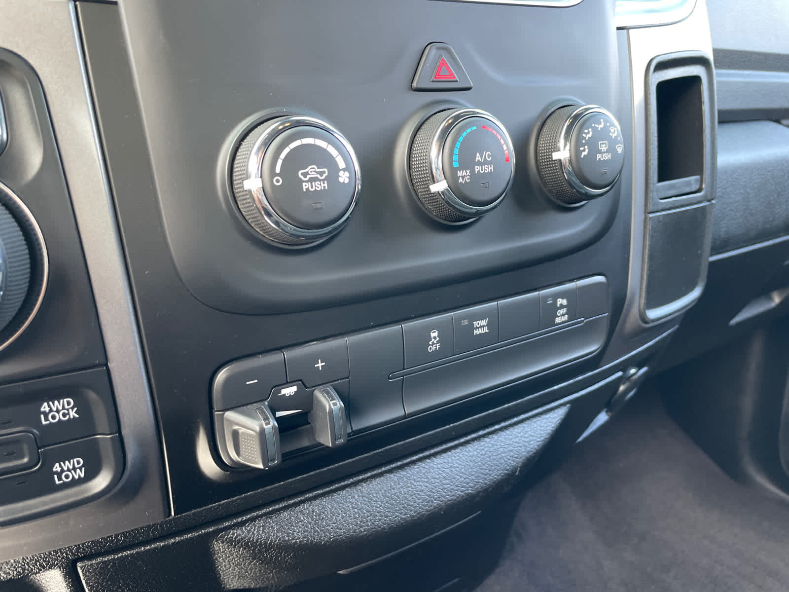 2022 Ram 1500 Classic Warlock photo 23