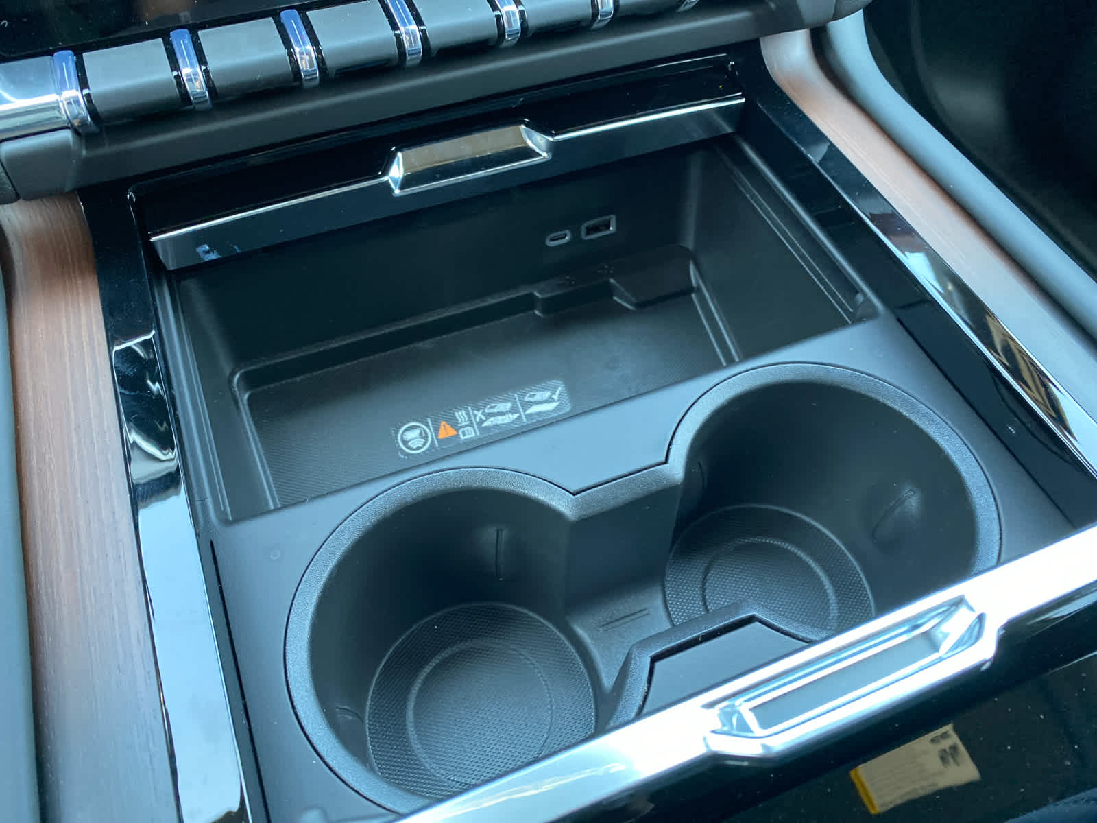 2025 Gmc Yukon Denali photo 26