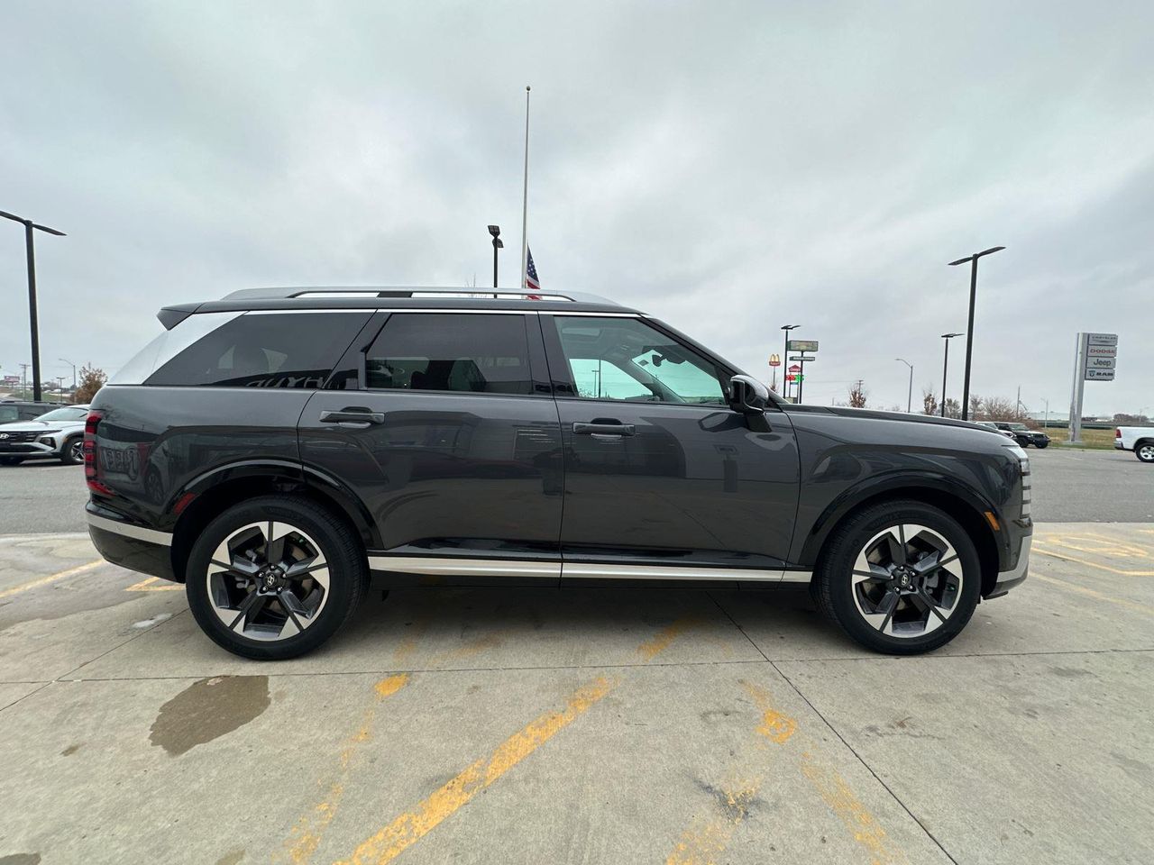 2026 Hyundai Palisade Limited photo 3