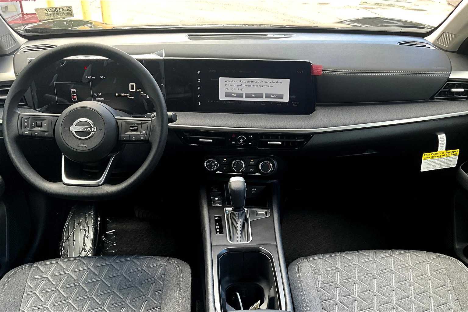 2025 Nissan Kicks SV photo 5