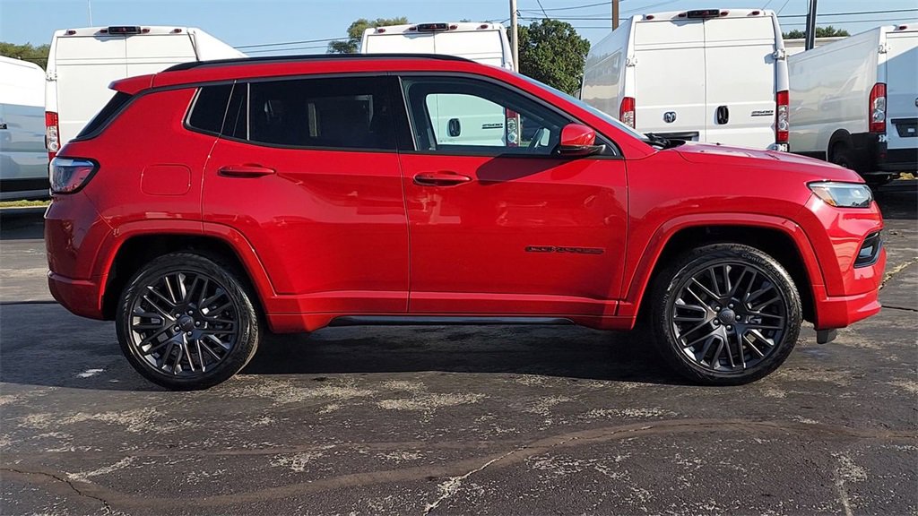 2022 Jeep Compass Red Edition photo 9