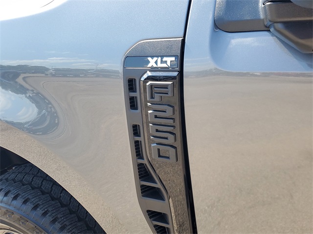 2026 Ford F-250 XLT photo 8