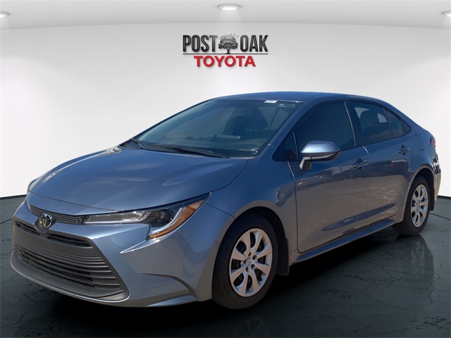 2025 Toyota Corolla LE photo 3